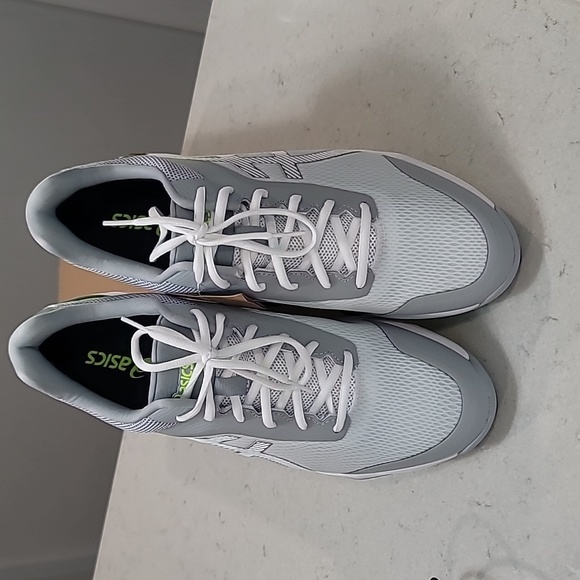 Asics size 11.5 white. - Picture 4 of 4